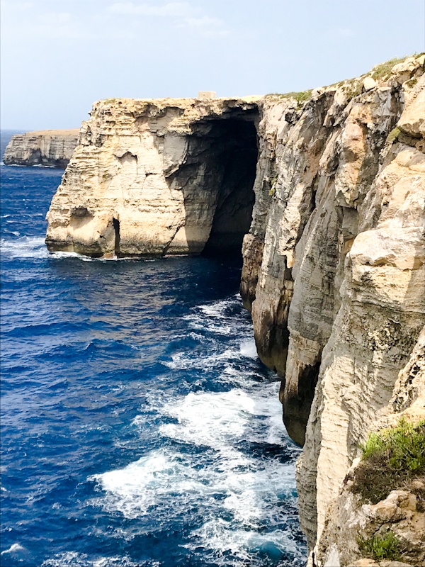 wied il mielaħ arch close by