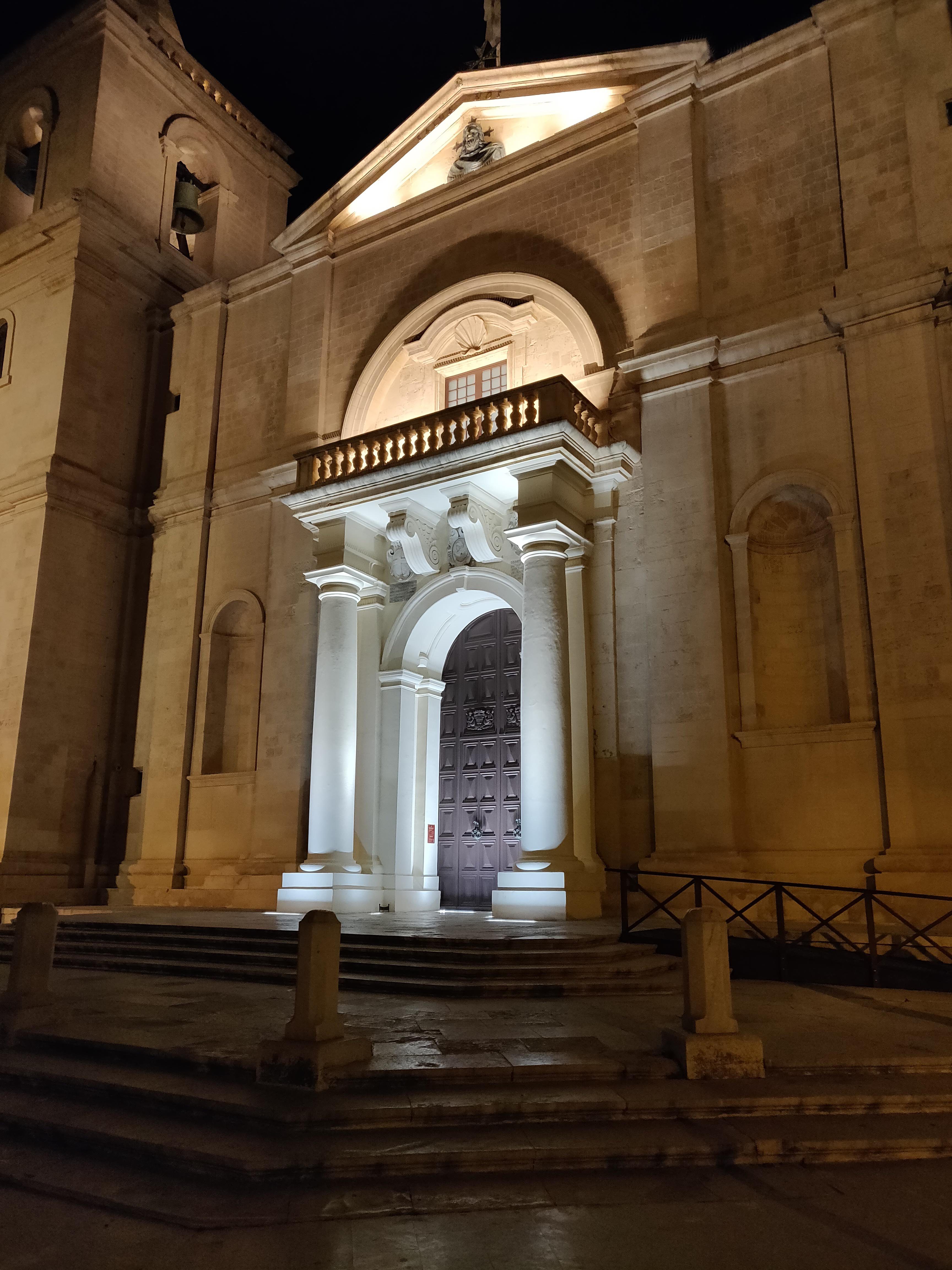 st-john-facade-night